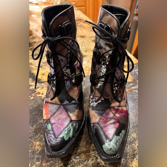 Coach Kaffe Fassett 1941 Tan MultiColor Leather Patchwork Boots Size 7.5B - Picture 2 of 11